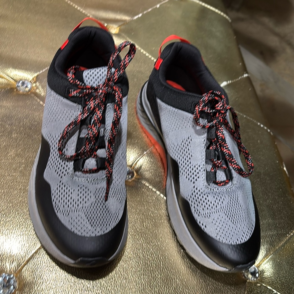 Easy spirit sneakers